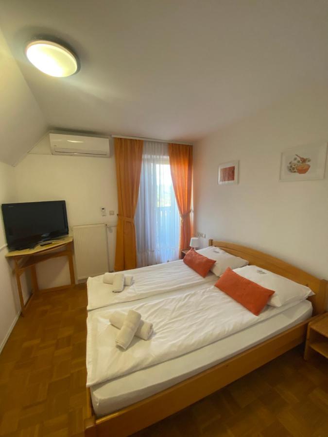 Guesthouse Pri Cebelici Lukovica pri Domžalah Extérieur photo