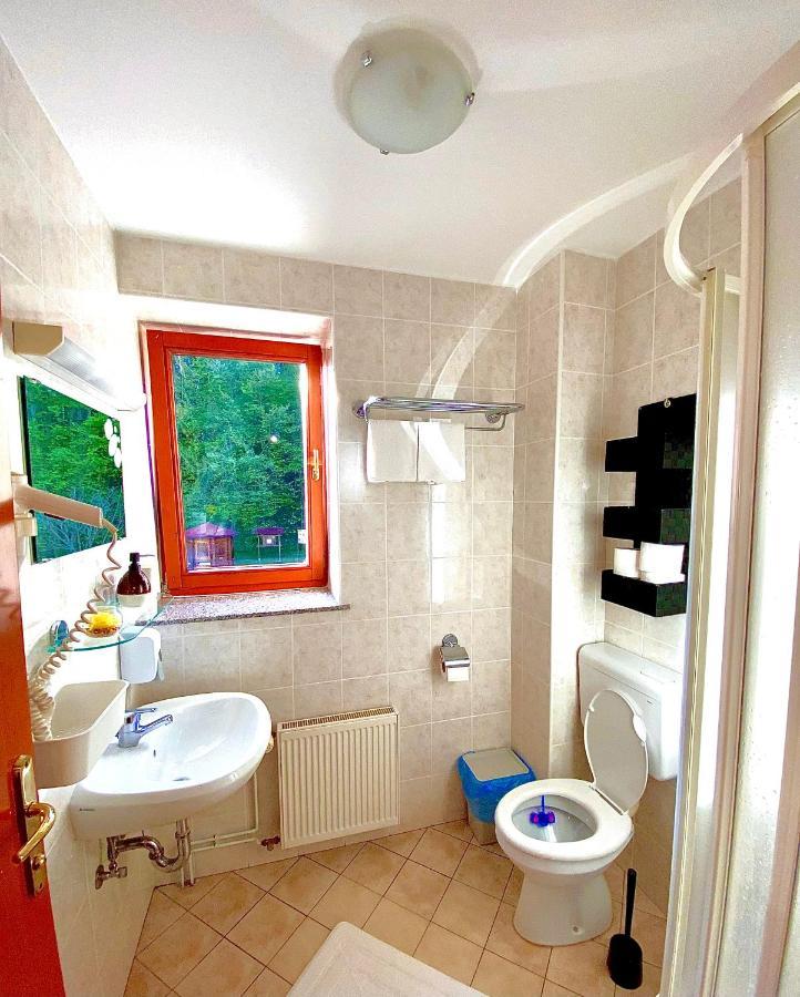 Guesthouse Pri Cebelici Lukovica pri Domžalah Extérieur photo
