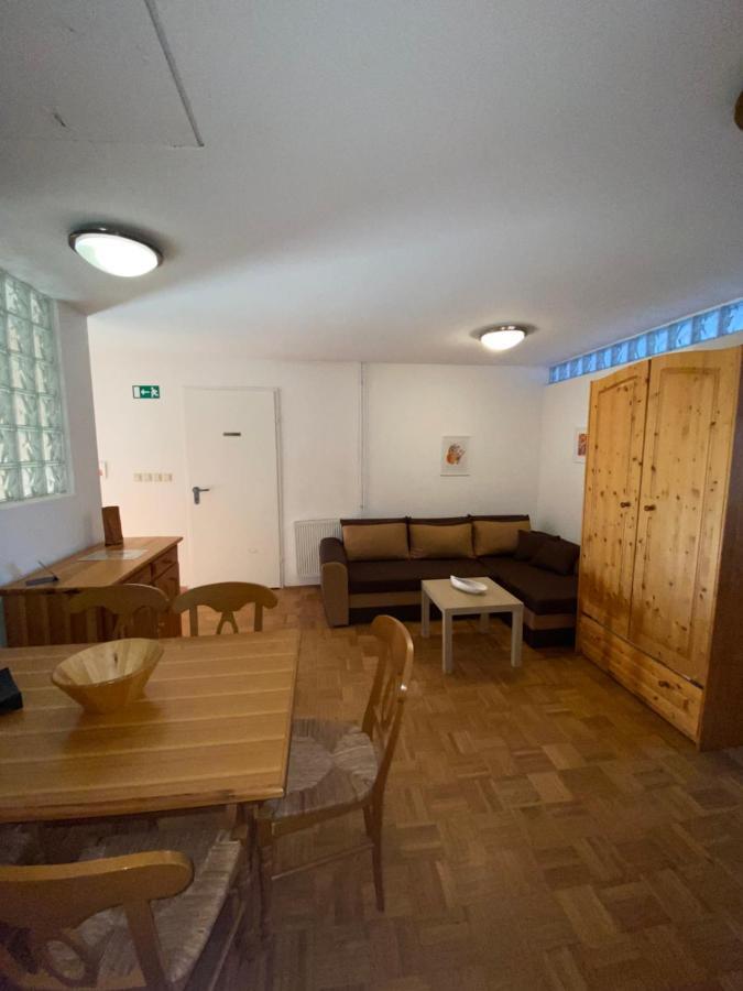 Guesthouse Pri Cebelici Lukovica pri Domžalah Extérieur photo