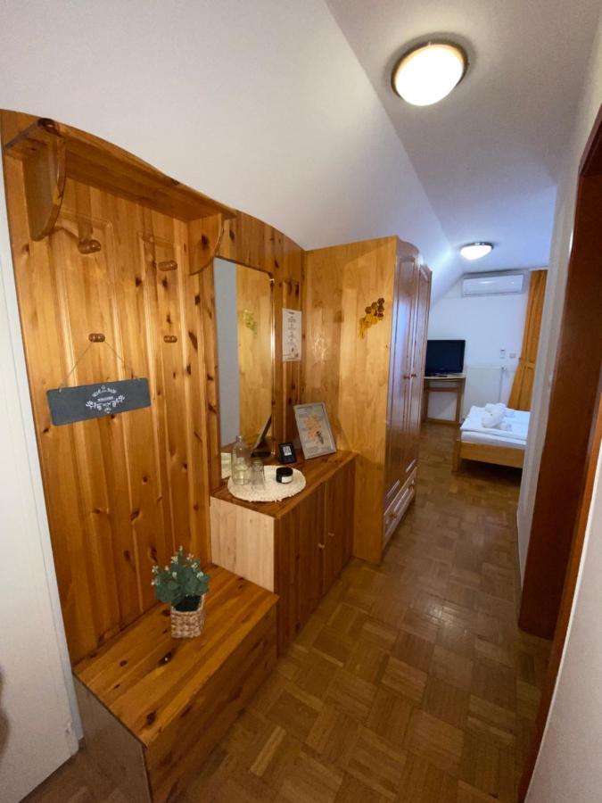 Guesthouse Pri Cebelici Lukovica pri Domžalah Extérieur photo