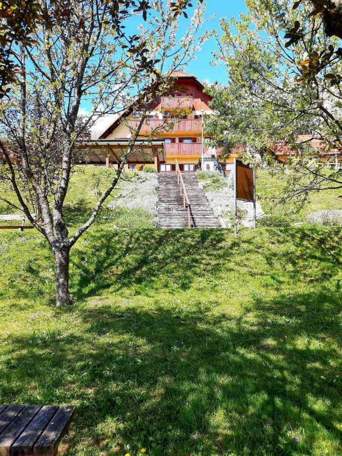 Guesthouse Pri Cebelici Lukovica pri Domžalah Extérieur photo