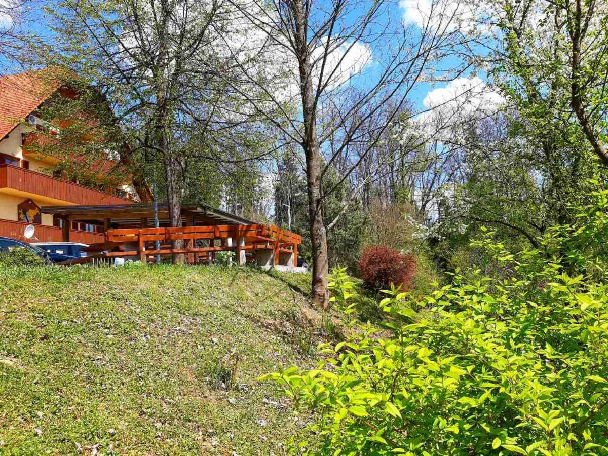 Guesthouse Pri Cebelici Lukovica pri Domžalah Extérieur photo