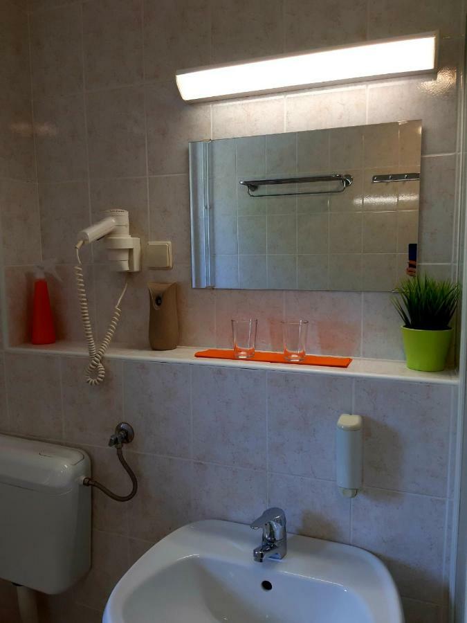 Guesthouse Pri Cebelici Lukovica pri Domžalah Extérieur photo